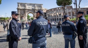 poliziotti cinesi a Roma